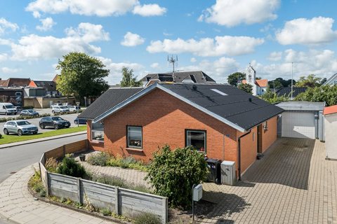 Charmerende og velholdt villa på Nørregade i hjertet af Fjerritslev - NU MED ENDNU LAVERE VARMEUDGIFT!