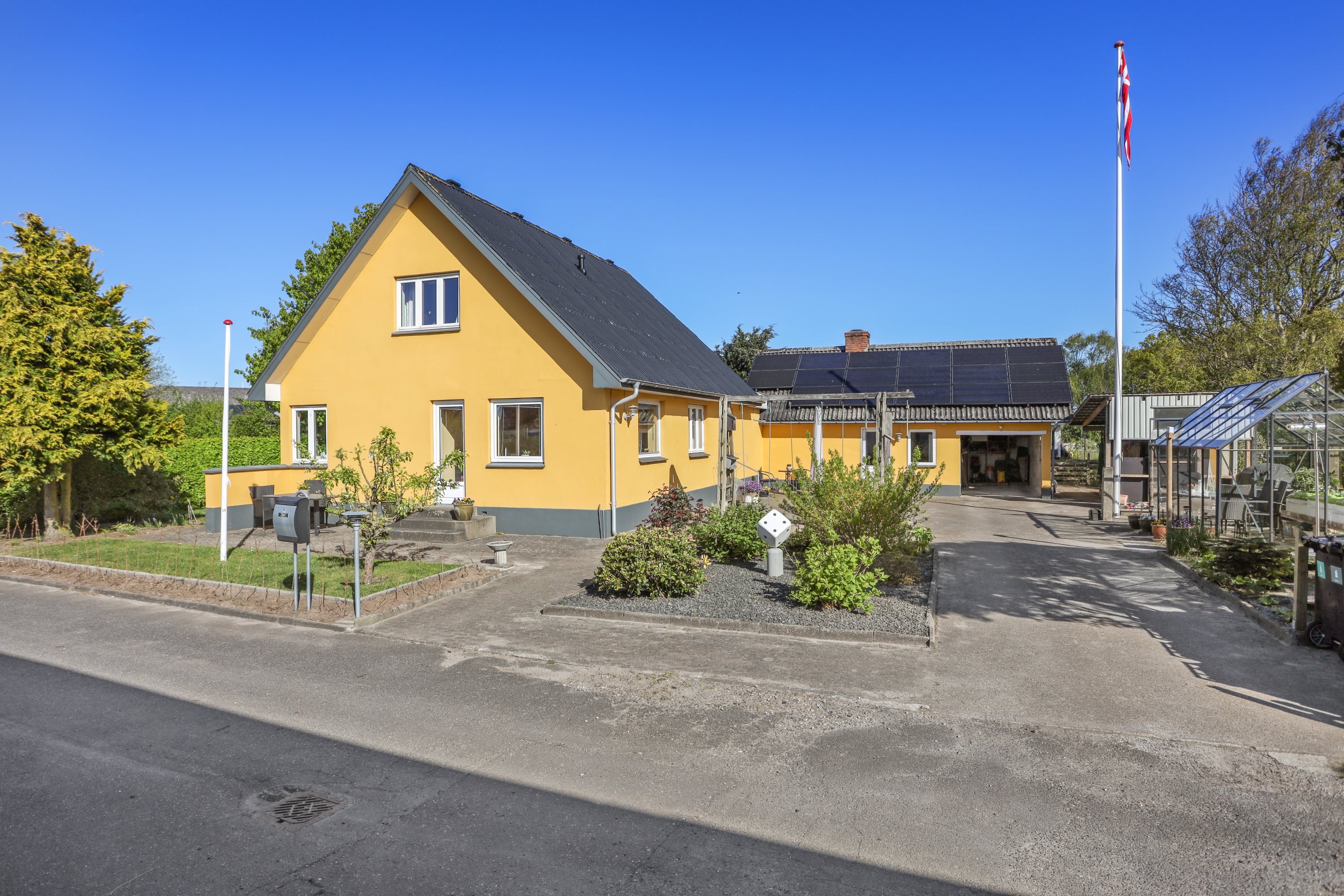 Villa på Løgstørvej 40 9640 Farsø.