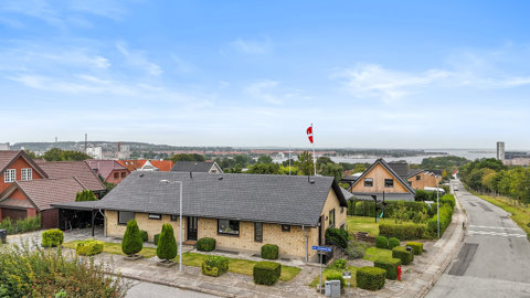 Sjældent udbudt villa med unik beliggenhed på toppen af Skansen