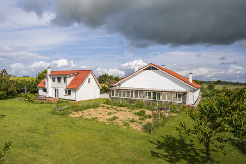 Naturskøn villa med erhvervsmuligheder nær Vilsted