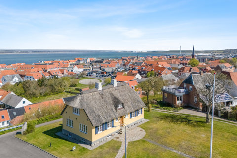 Historisk ejendom med betagende udsigt i Løgstør
