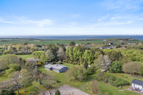 Hyggeligt sommerhus i naturskønne Ertebølle