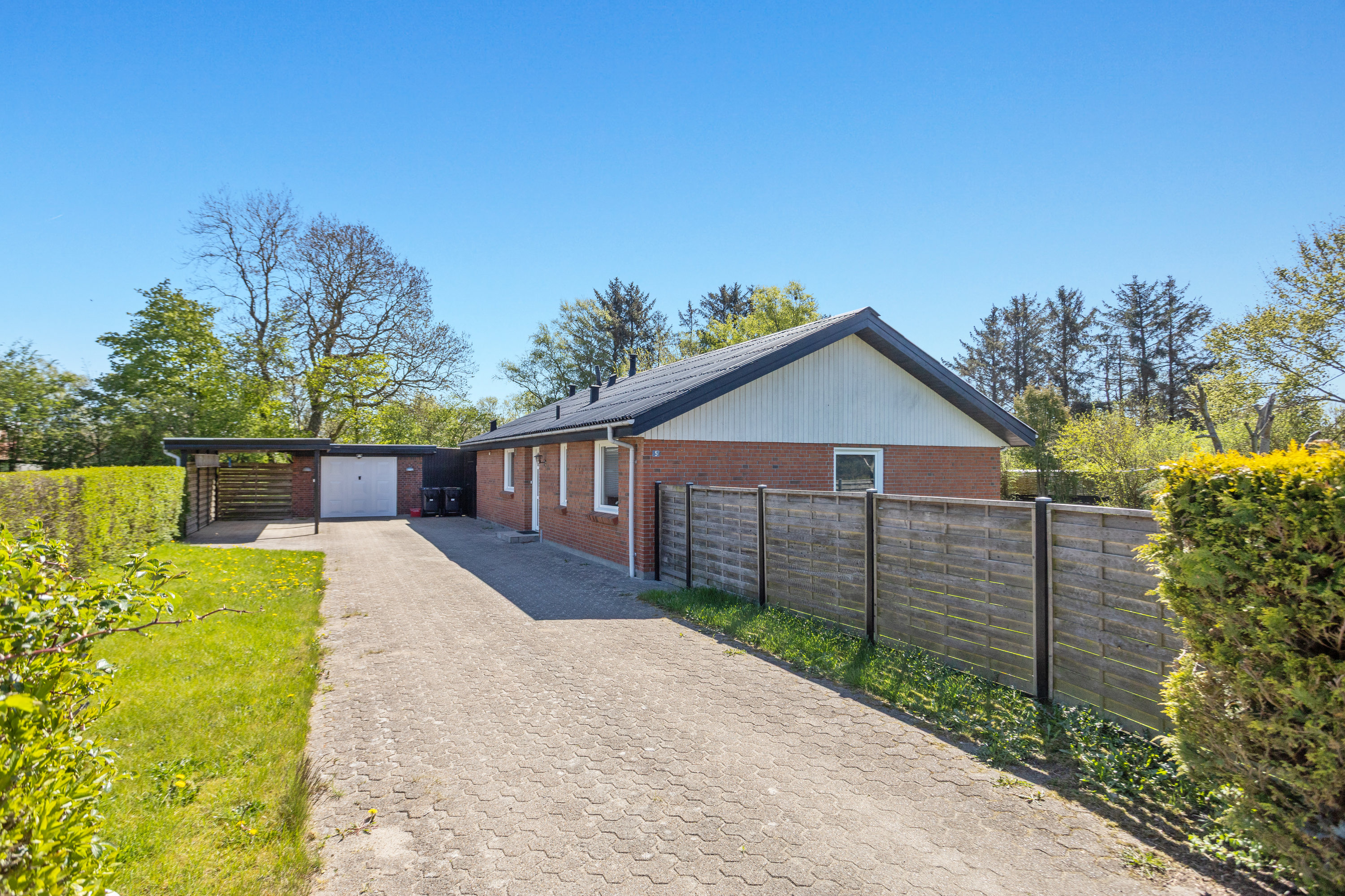 Villa på Kronborgvej 5 9340 Asaa.