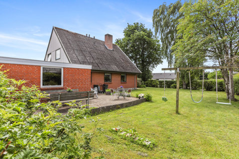 Familievenlig villa tæt på skoven i Vestbjerg