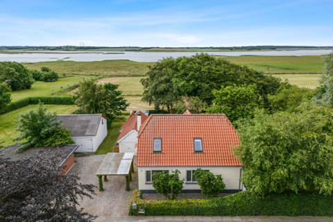 Charmerende villa med udsigt til Vilsted Sø