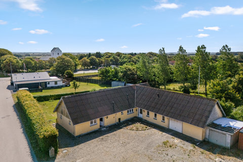 Familievilla med plads og grønne omgivelser i Ravnstrup