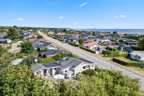 Charmerende sommerhus med udsigt over Kattegat