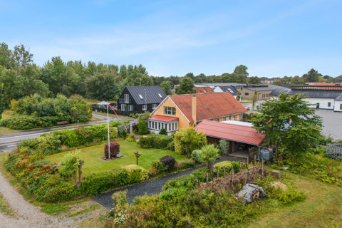 Charmerende villa med plads, udsigt og skøn beliggenhed