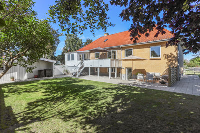 Overlæge Ottosens Vej 8
