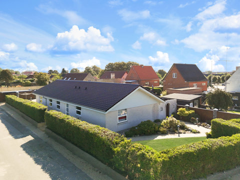 Velholdt etplansvilla med plads til hele familien