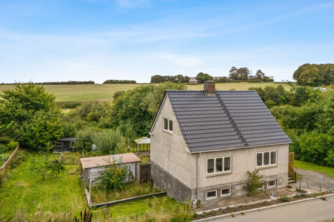 Mulighedsrig villa med naturskøn beliggenhed ved Binderup Å